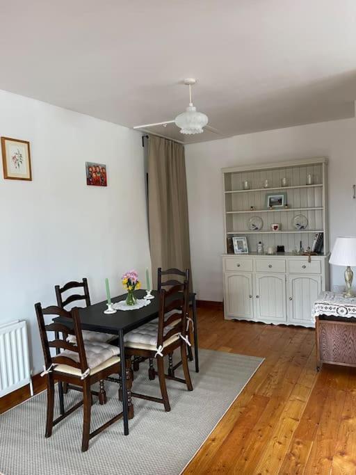 Sonas Seaside Apartment Γκάλγουεϊ Εξωτερικό φωτογραφία